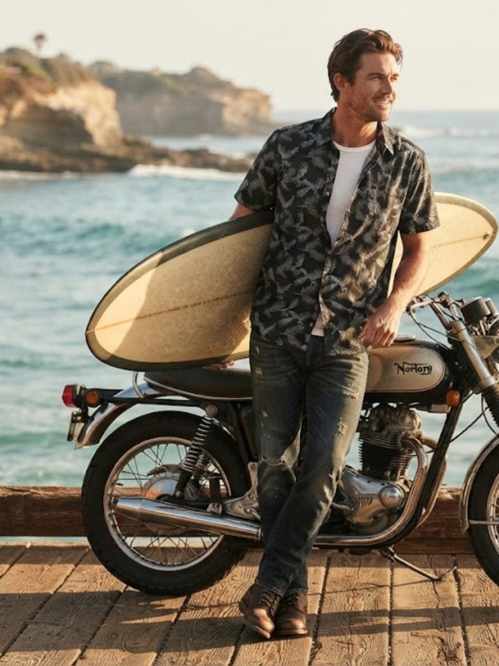 Iron & Resin Tropical Palm Leaf Print Short Sleeve Button Down Shirt Large